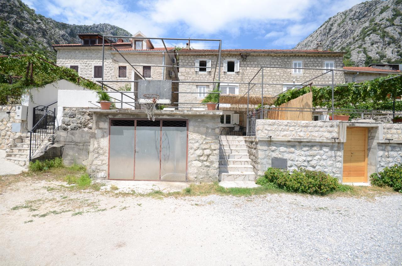 Apartmán Stone House Dragutinovic Kotor Exteriér fotografie